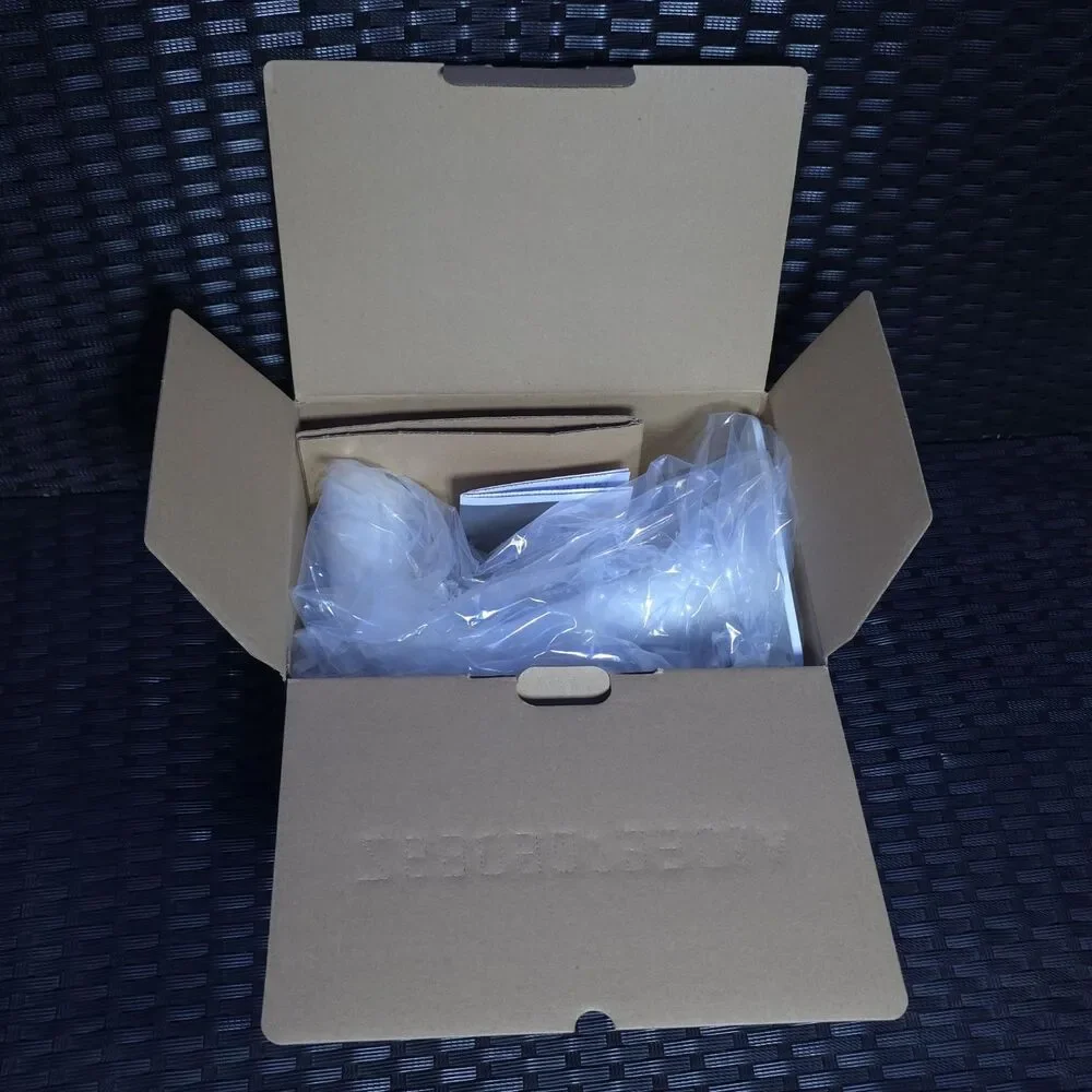 New Hanwha Vision SBP-300WM Wall Mount Adaptor Gooseneck Mount Open Box